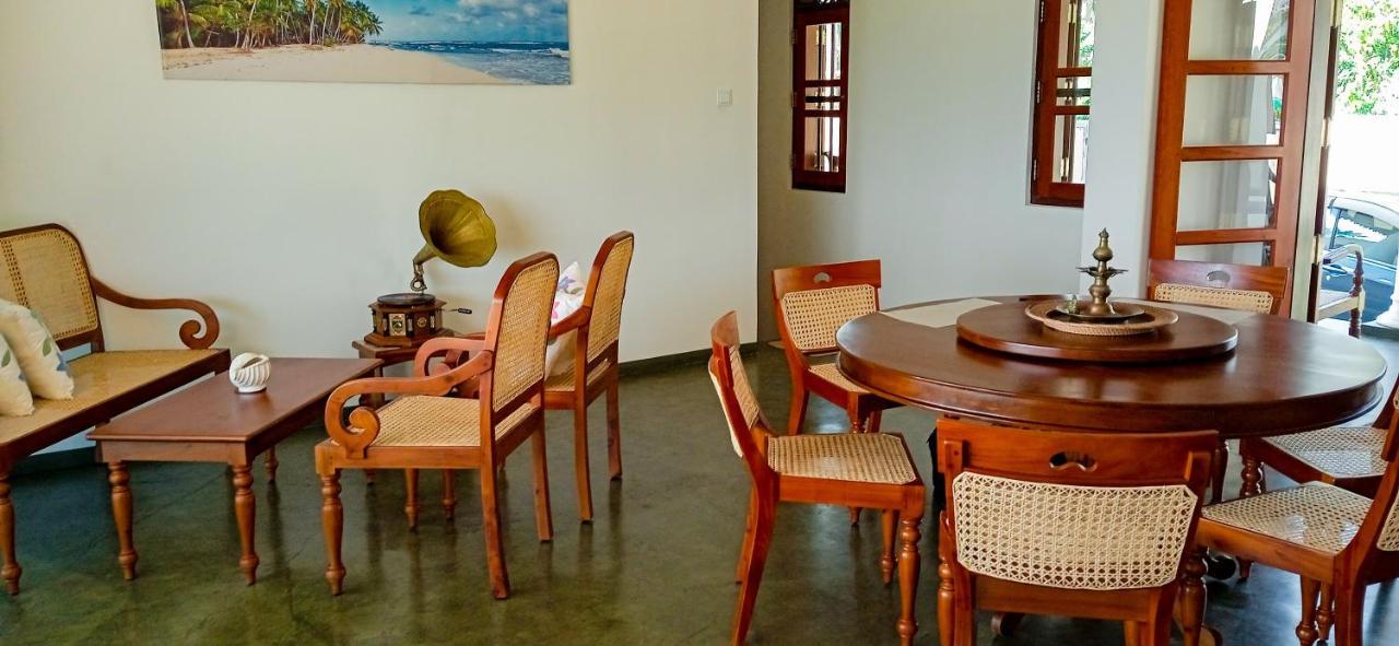 Hotel House By The Sea Hikka Hikkaduwa Exterior foto