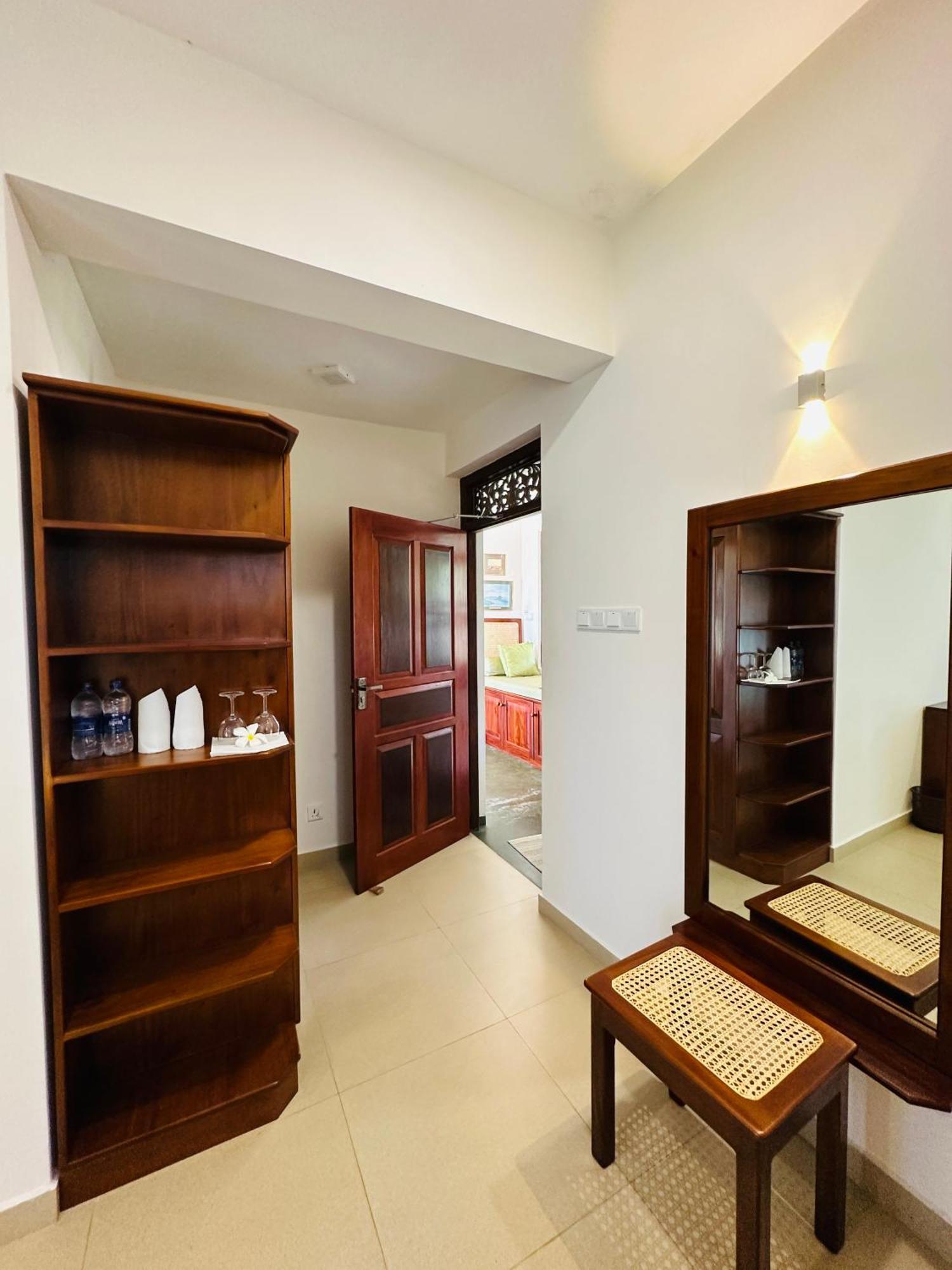 Hotel House By The Sea Hikka Hikkaduwa Exterior foto