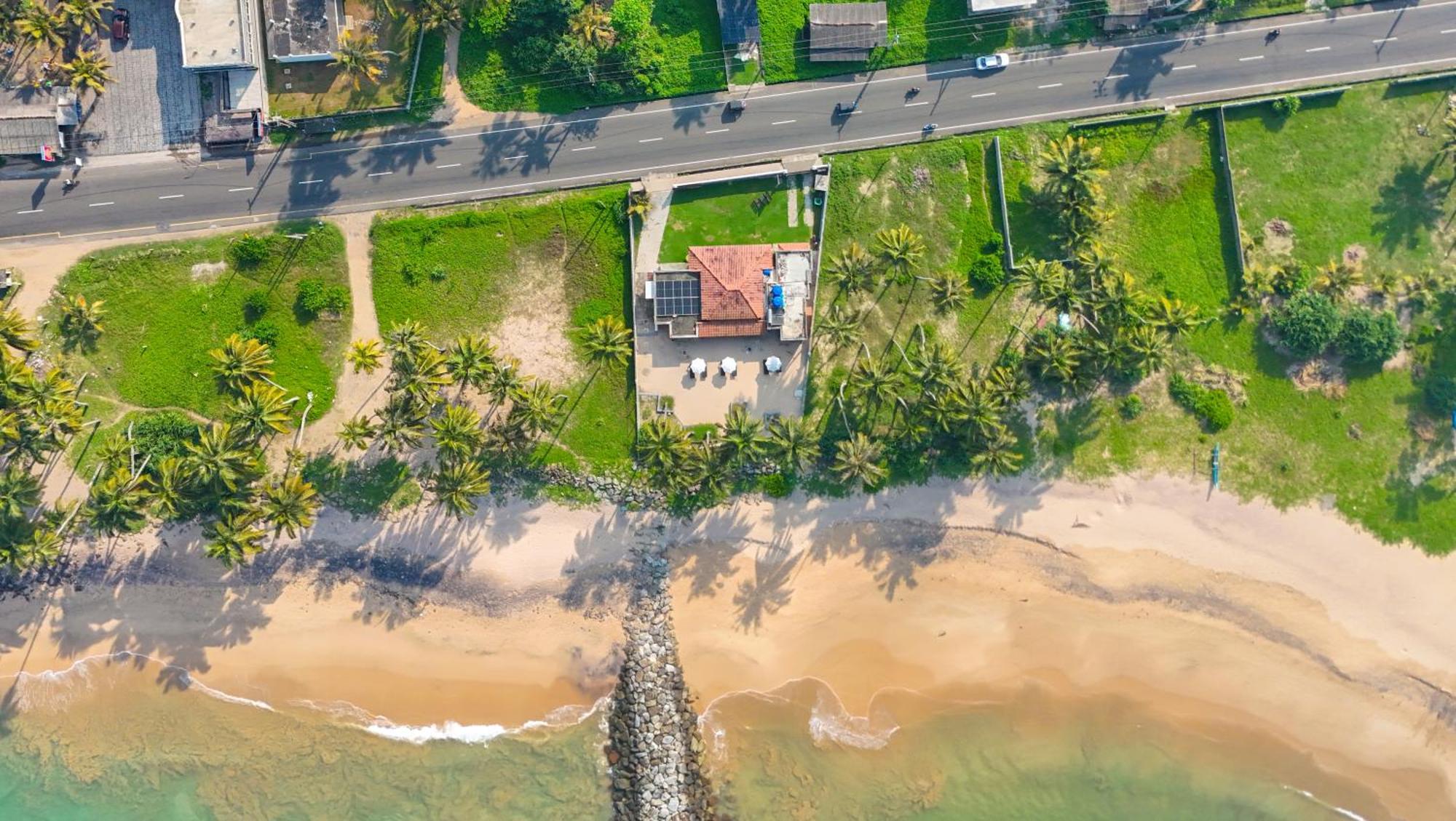 Hotel House By The Sea Hikka Hikkaduwa Exterior foto
